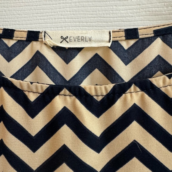 Everly Navy & Tan Chevron Women’s Mini Dress / Long Top with Gold Hardware - Picture 2 of 4